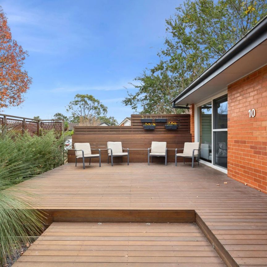 Spacious Family Sanctuary with Modern Comfort and Exceptional Lifestyle Appeal - Photo 1