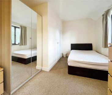 1 bedroom parking to rent - Photo 1
