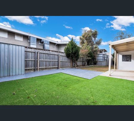 8 Lunn Court, Altona Meadows, Vic 3028 - Photo 5
