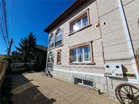 Casa individuala, 440 mp utili, situata in zona Centrala! - Photo 1