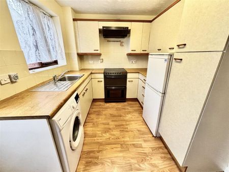 2 bedroom terraced house to rent - Photo 4