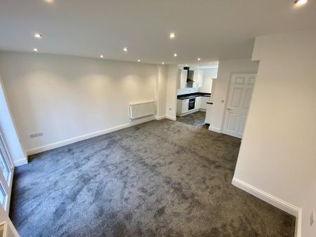 3 bedroom semi-detached house to rent - Photo 4