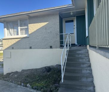 Family Living - Photo 6