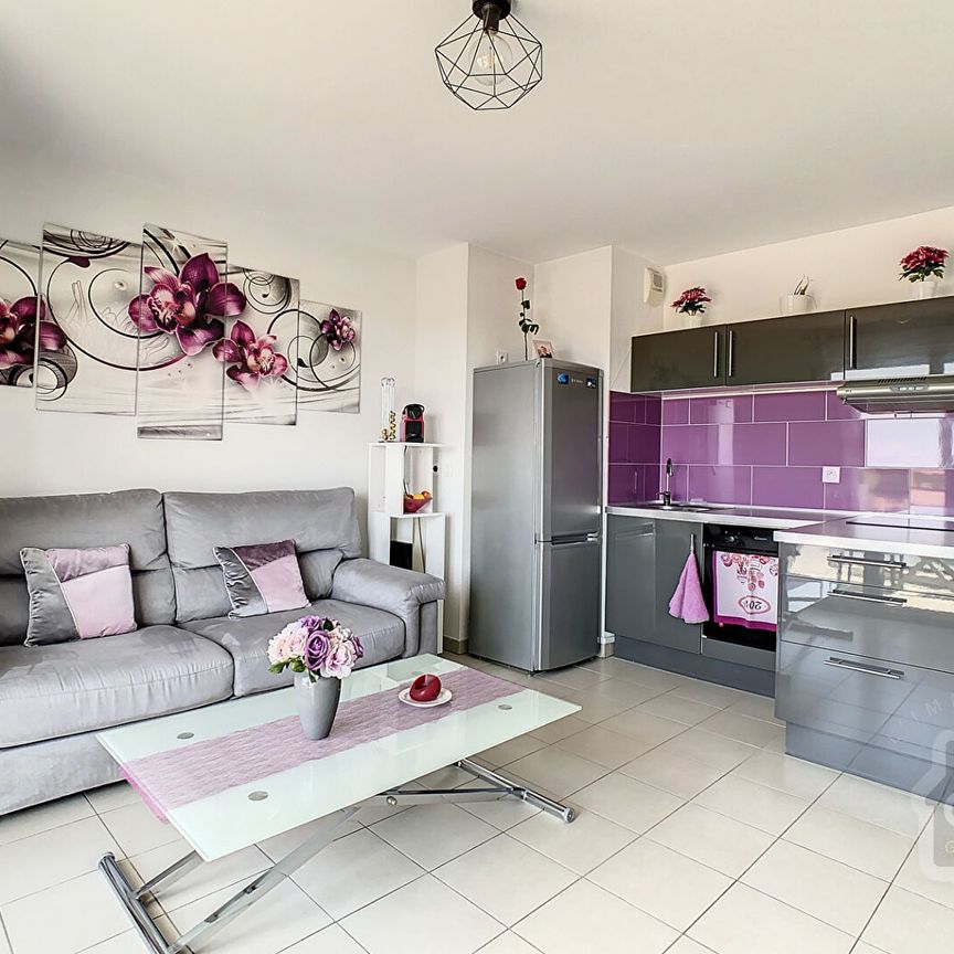 Appartement T2 à louer à Miramas - Quartier La Crau, - Photo 1