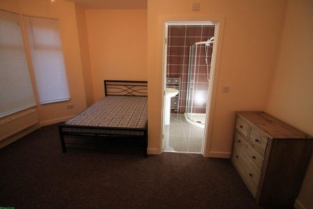 5 bedroom terraced house to rent - Photo 3