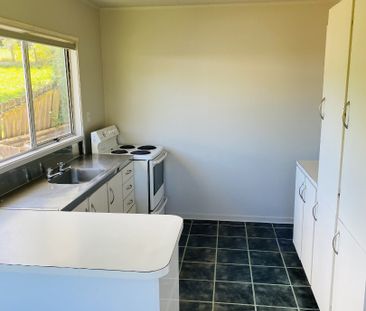 Property Management46 Trias Road, Sunnynook - House for Rent - Photo 4