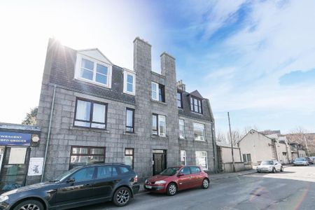 3 bedroom flat to rent - Photo 3