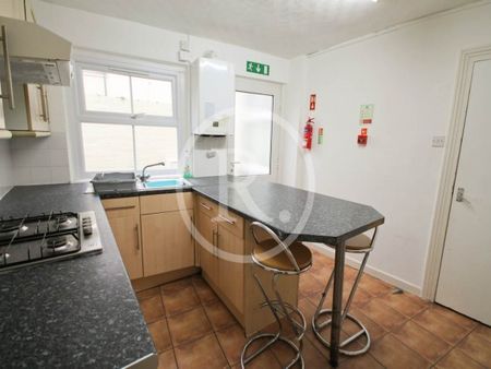 1 Bed - Trefechan, Aberystwyth, Ceredigion - Photo 4