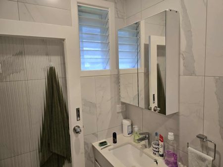 Blackburn North - Photo 4