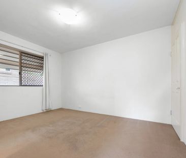 Stylish One-Bedroom Apartment in the Heart of Coorparoo - Photo 5