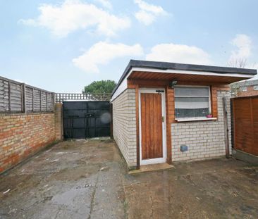 3 bedroom end of terrace house to rent - Photo 5