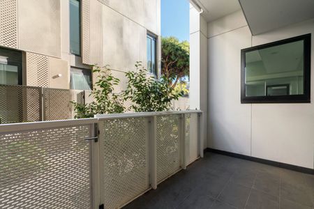 Furnished West Melbourne Pad - Photo 2