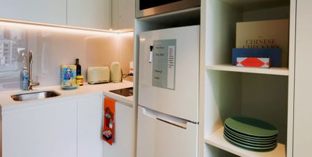 Signature Studio-Double Bed with Street View - Photo 3