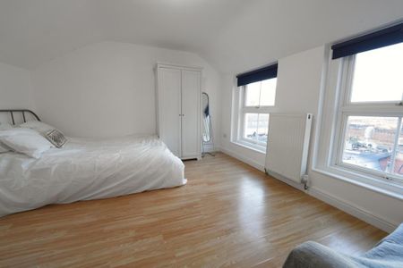 4 bedroom flat share to rent - Photo 3