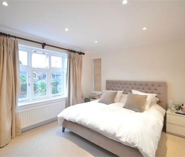 4 bedroom detached house to rent - Photo 5