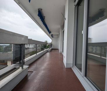 Magnifique appartement entièrement refait de 3.5 pièces avec vue - Photo 3