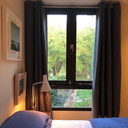 Bright and airy, double room in modern flat near Highgate Cemetery - Photo 1
