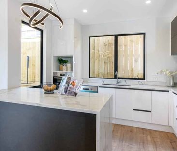 Designer Living - Premium Coastal Location - Photo 4