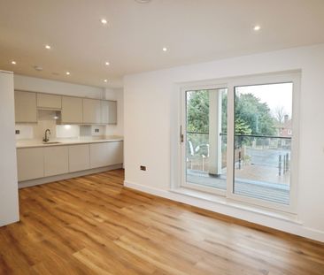 2 bedroom Flat To Let - Photo 1