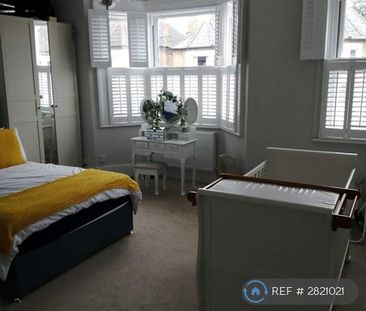 2 bedroom maisonette to rent - Photo 2