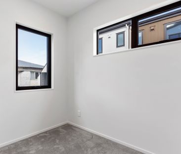 Modern Luxury - Unbeatable Location - Photo 2