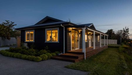 Modern 3-Bedroom Home - Great location - Photo 5