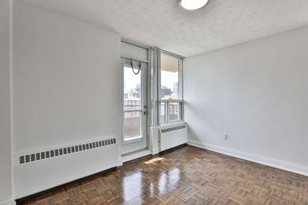 2 Bedrooms - Photo 3