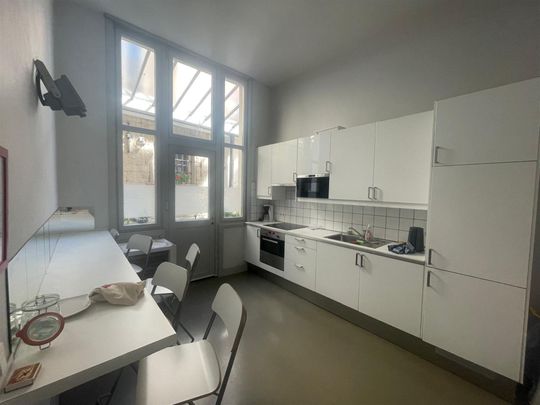 Gemeubelde studentenkamer in hartje Antwerpen - Photo 1