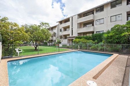 Beautiful Two Bedroom Apartment in Coogee with Parking - Photo 5