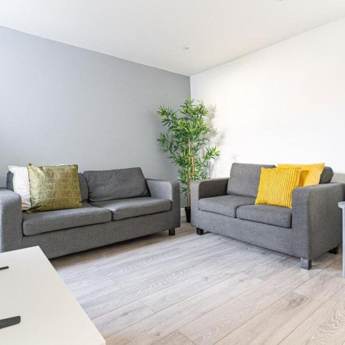 6 bedroom house to rent - Photo 1