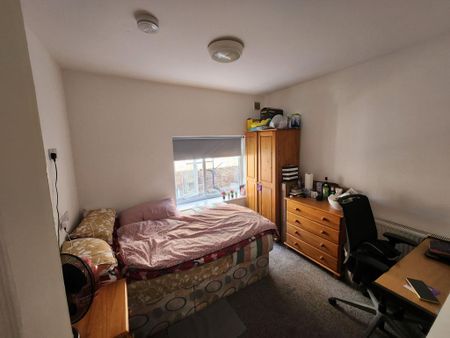 2 bedroom flat to rent - Photo 3
