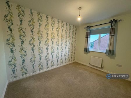 3 bedroom semi-detached house to rent - Photo 2