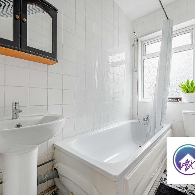 1 Bedroom Room in Flat Share To Rent - Photo 1