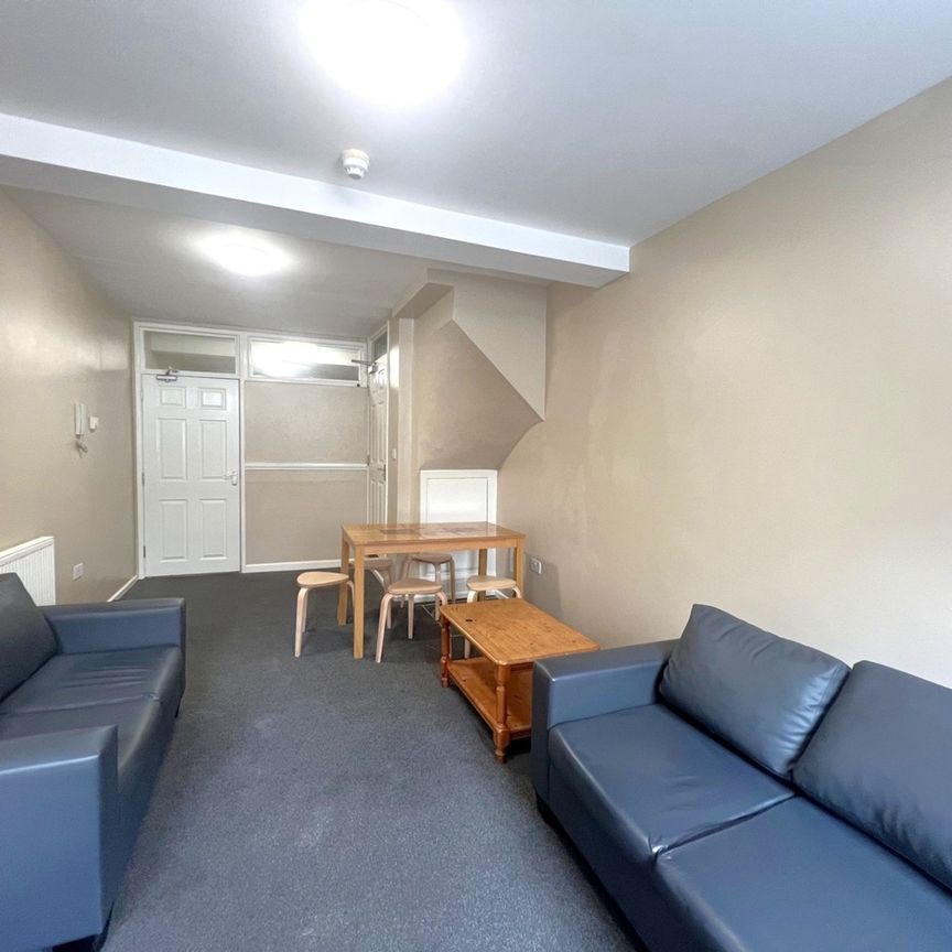 5 Bed Terraced House, Stokes Croft, BS1 - Photo 1