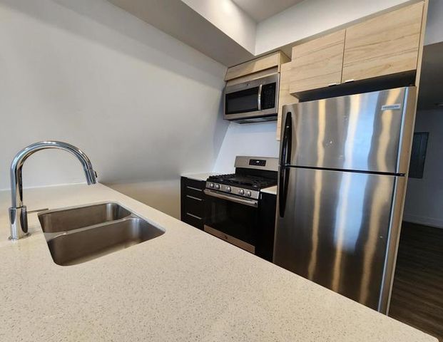 444 Cambridge Street - 2 | 444 Cambridge Street -, Ottawa - Photo 1