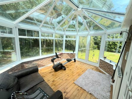 Redwood Drive, Huddersfield - Photo 2