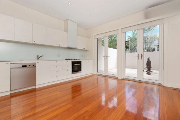 129 Chetwynd Street, North Melbourne. - Photo 1