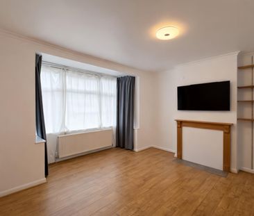 3 bedroom House To Let Total Size: 969 SQ FT - Photo 2