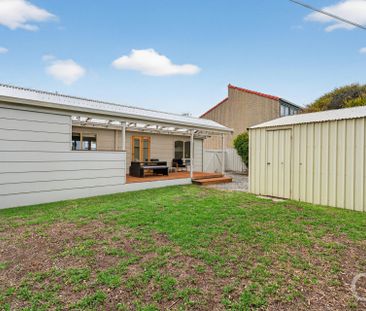 Open the door to effortless coastal living - Photo 2