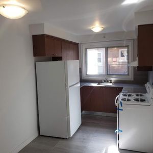 2 CH - 1 SDB - Saint-Laurent - $1,400 /mo - Photo 2