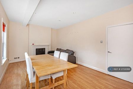 3 bedroom flat to rent - Photo 3