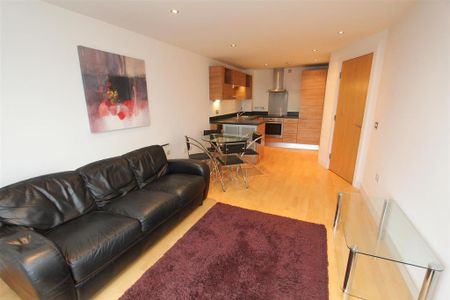 1 bedroom flat to rent - Photo 2