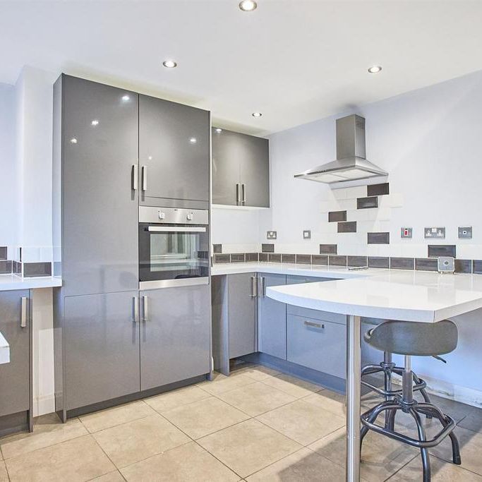 2 bedroom terraced house to rent - Photo 1