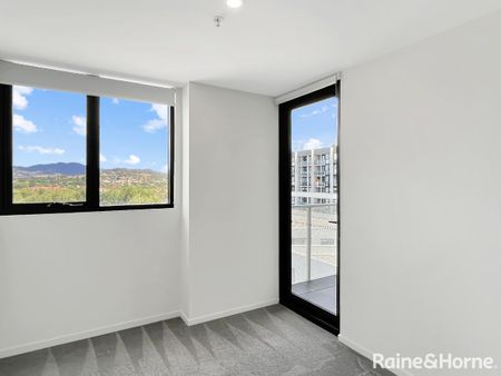 One Bedroom Plus Study With Uninterrupted Views - Photo 2