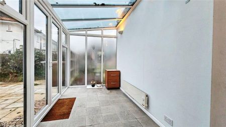 2 bedroom maisonette to rent - Photo 4