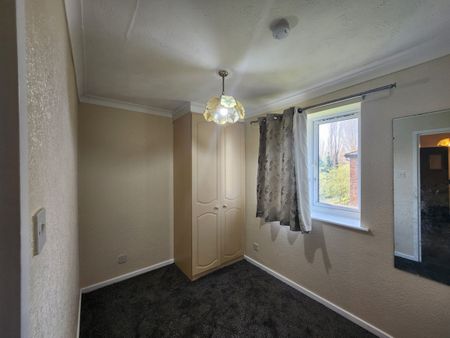 2 Bed Flat, Pittman Gardens, IG1 - Photo 3