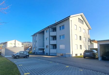 Familienwohnung in ruhiger Umgebung mit grossem Gartensitzplatz! - Foto 2