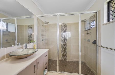 2 Goldfish Court, Burdell QLD 4818 - House For Rent | Domain - Photo 5