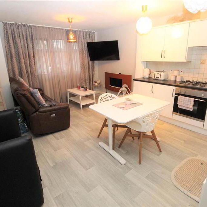 2 Normandy Court, Dundonald, Belfast, BT16 1RJ - Photo 1