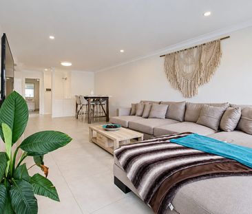 Stunning Resort-Style Apartment - walking distance to beach - Photo 3
